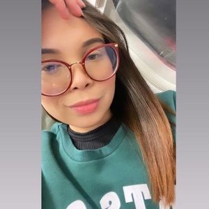 Meet your Posher, Esthefany